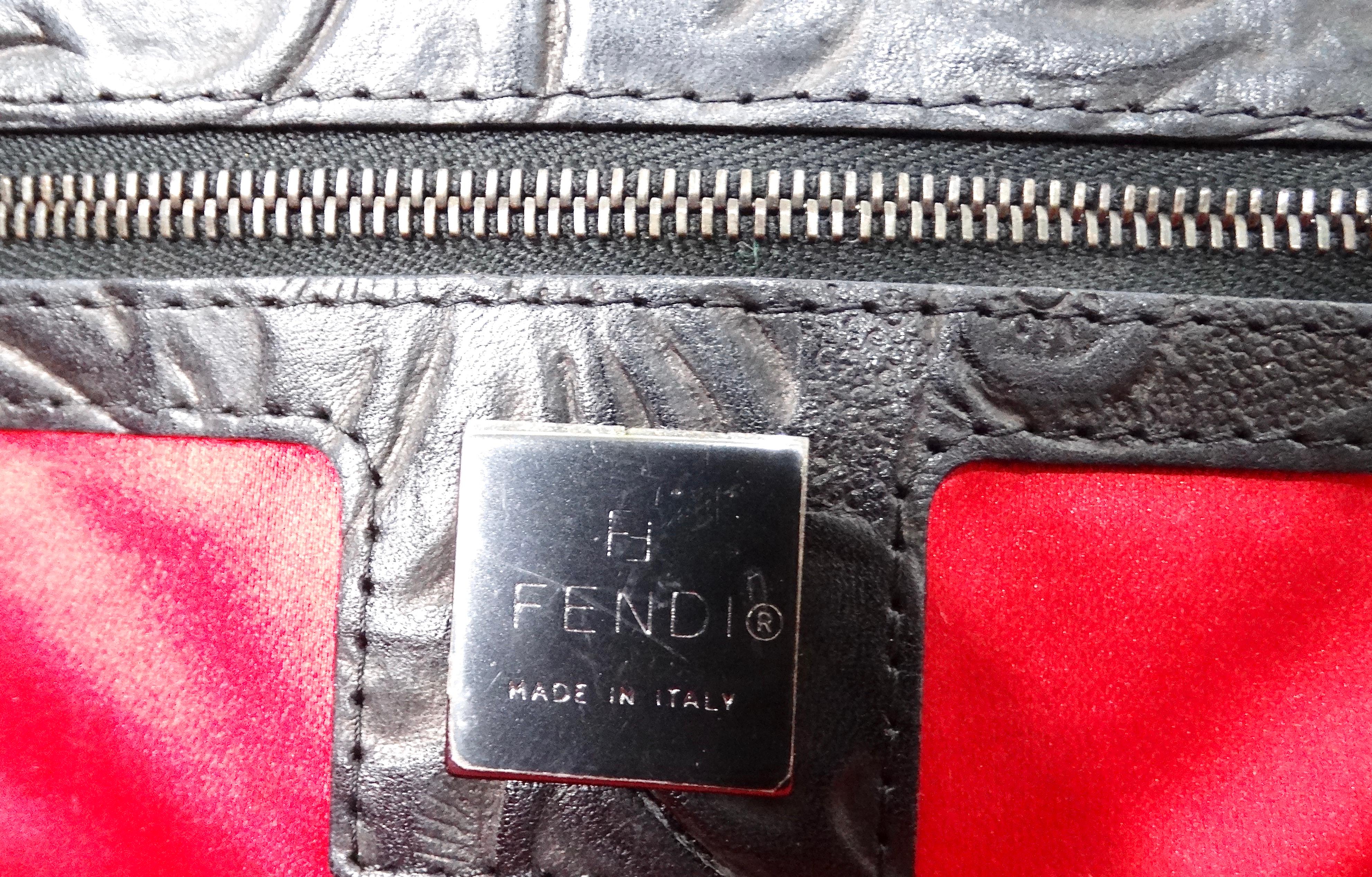 Bolso con solapa de piel negra con estampado floral de Fendi circa años 70 en venta 5