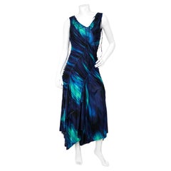 Vestido asimétrico azul de Issey Miyake, con pliegues y fruncidos abstractos, de alrededor de los años 90