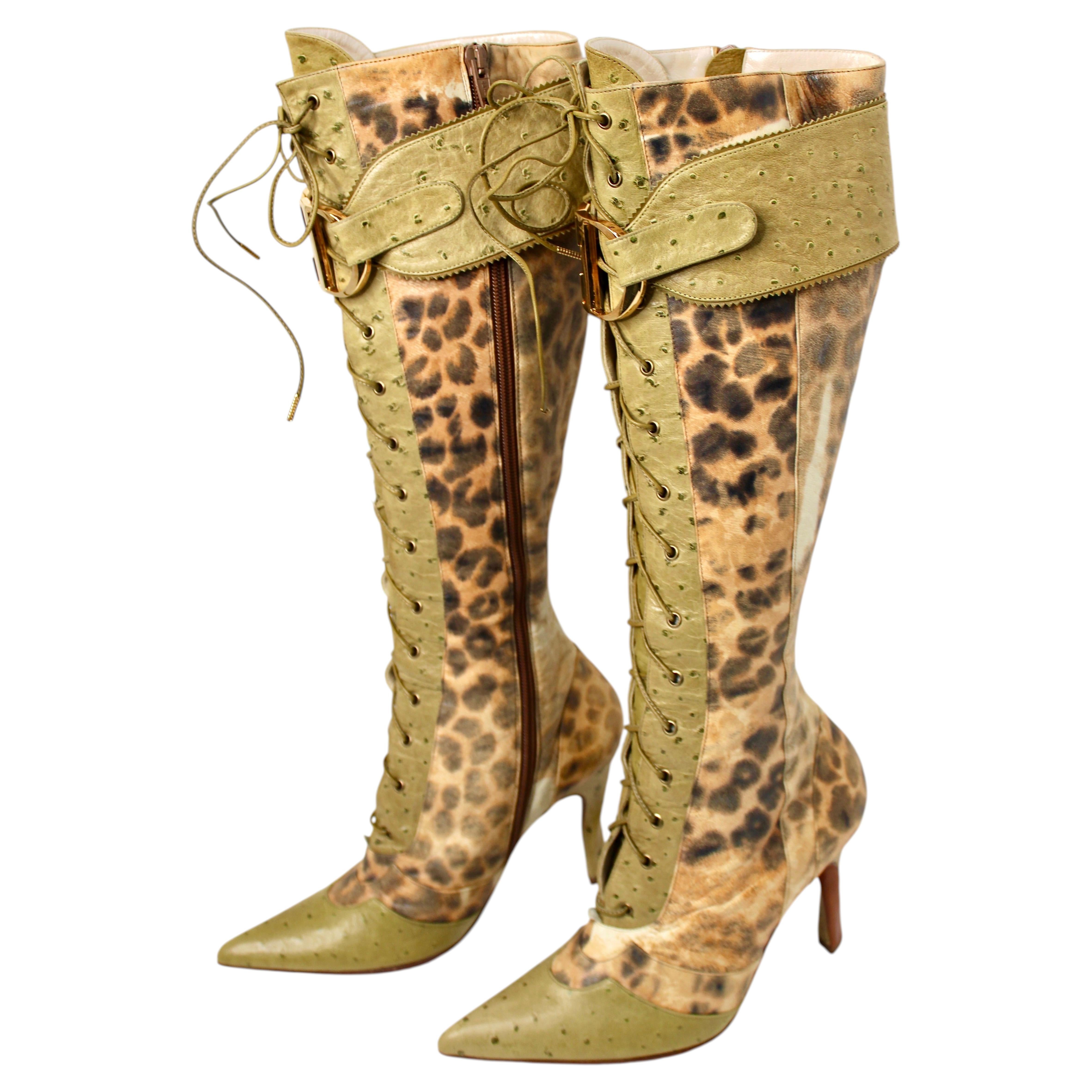 Christian Dior von John Galliano, Herbst/Winter 2000: Schnürstiefel mit Straußen- und Gepardenmuster