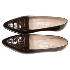 Chanel Vernis Marron Stitched CC Logo Patent Heeled Loafer Circa 1990s