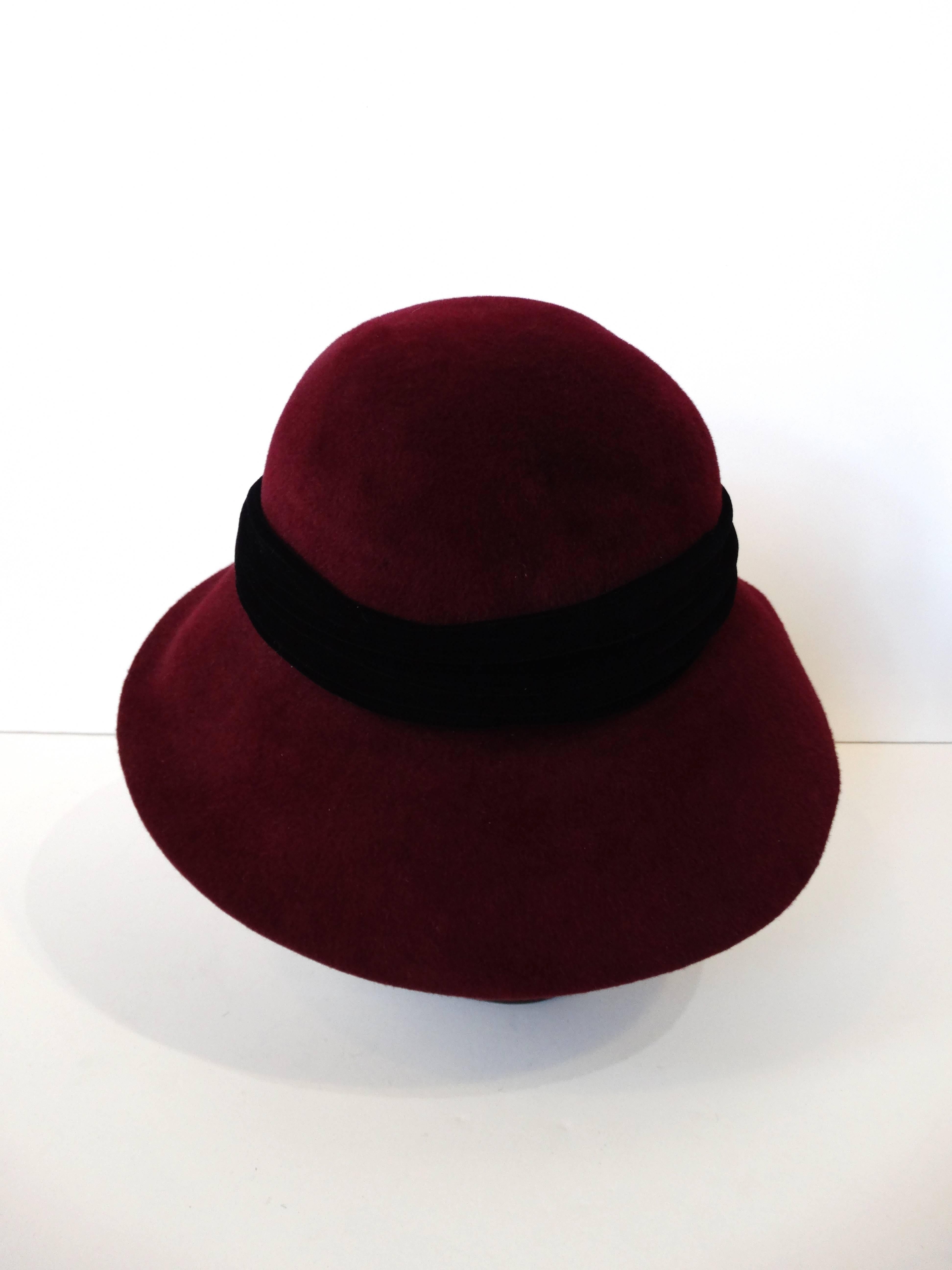 1960s Yves Saint Laurent Bordeaux Cloche Bow Hat In Excellent Condition In Scottsdale, AZ