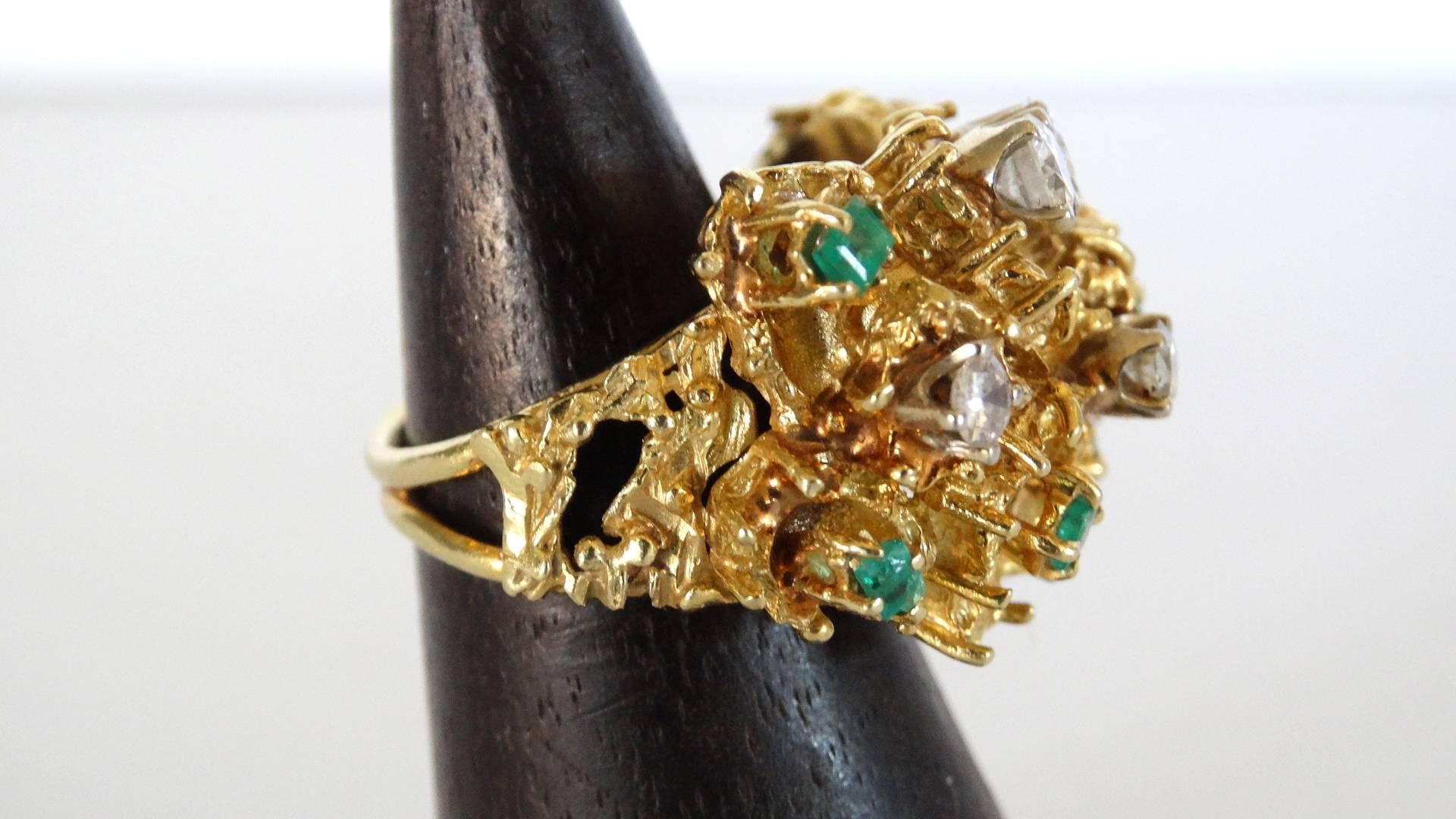 18K Gold Nugget Cocktail Ring with Diamonds and Emeralds  In Excellent Condition In Scottsdale, AZ