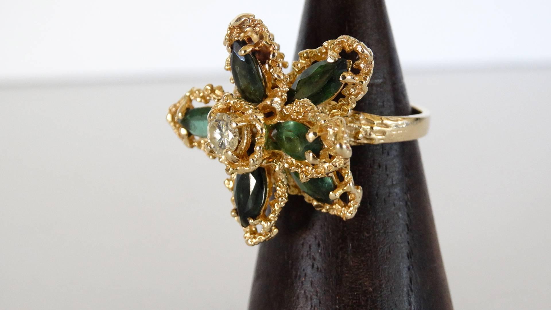 Green Tourmaline Flower Ring with Diamond For Sale 1