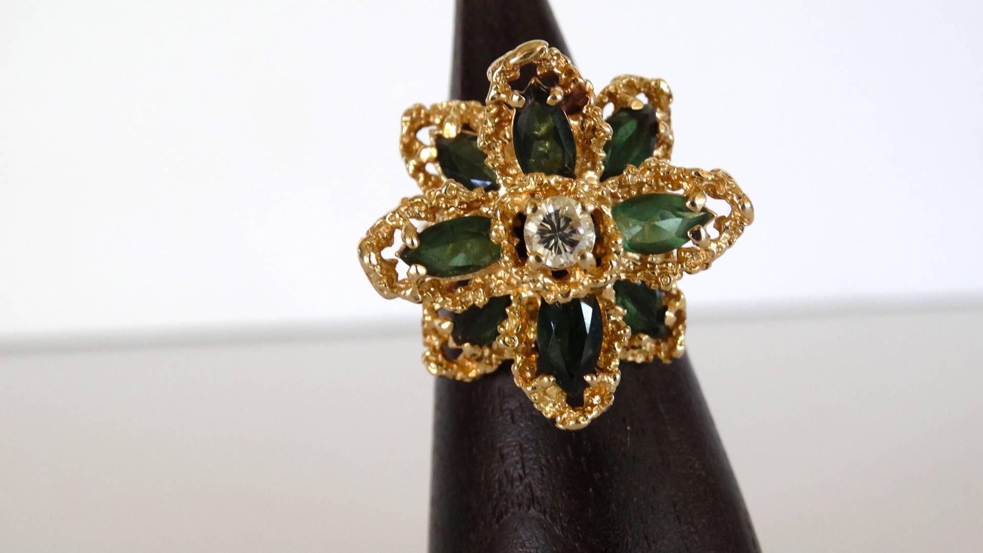 Green Tourmaline Flower Ring with Diamond For Sale 3