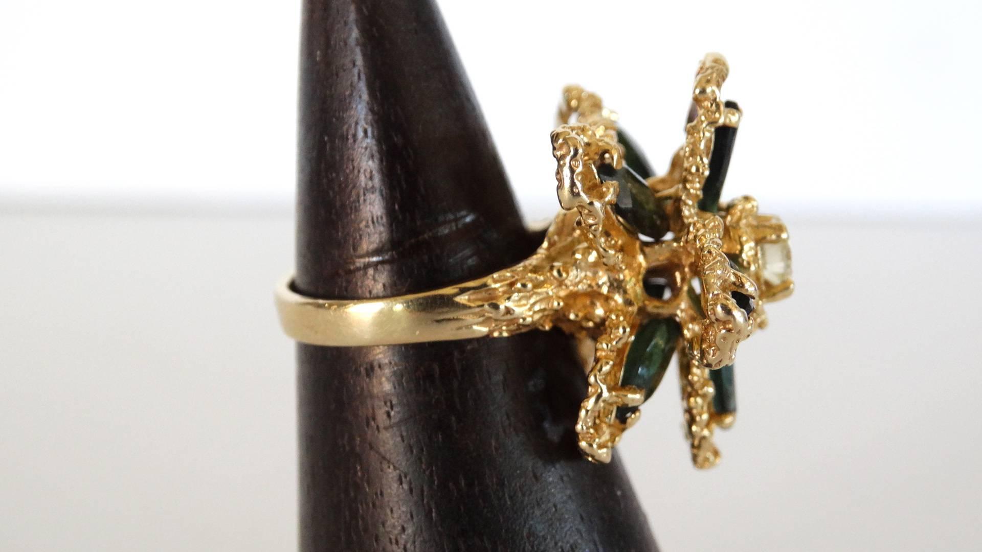 Anello con fiore di tormalina verde e diamante in vendita 2