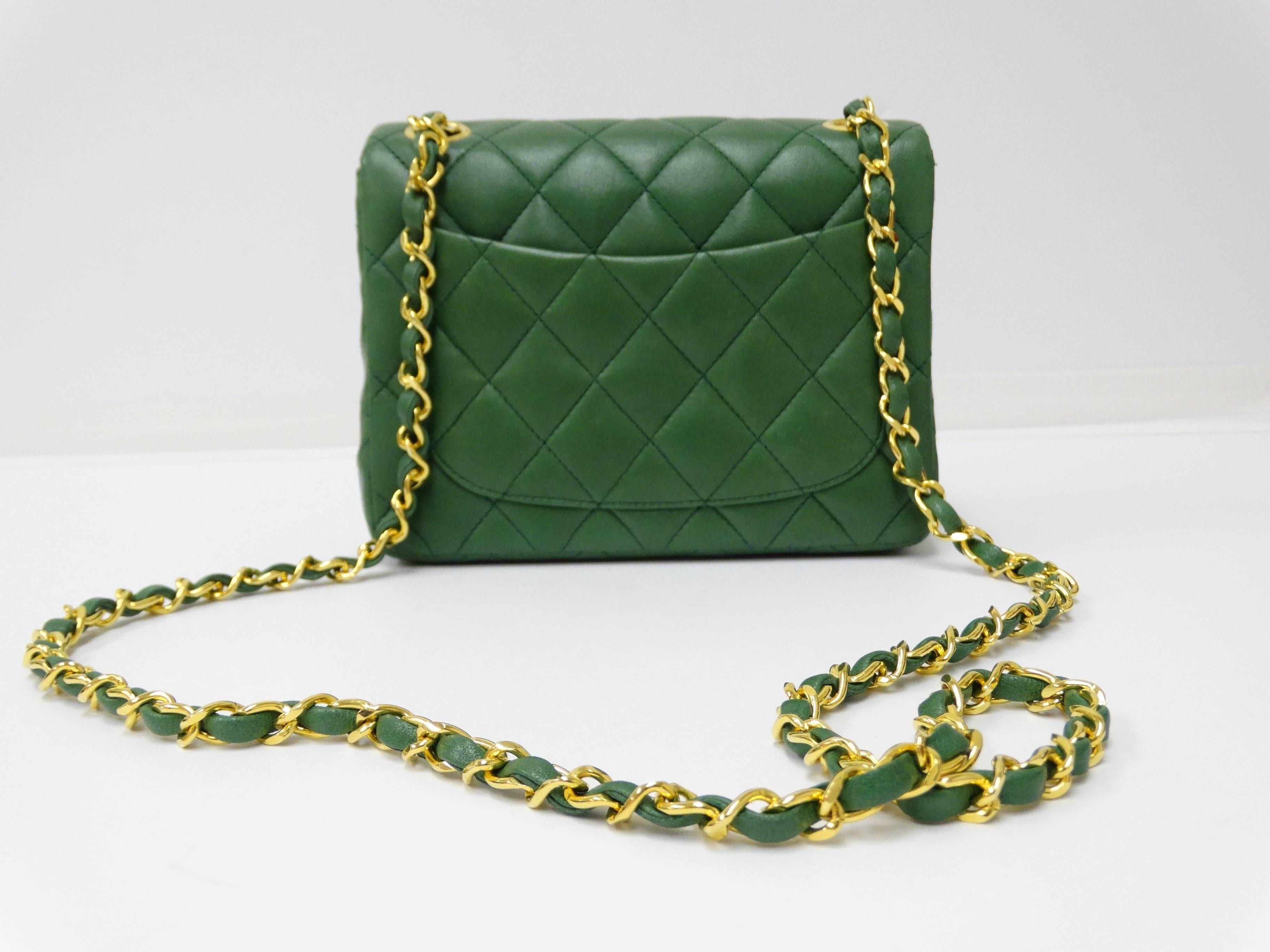Women's 1990s Chanel Quilted Leather Shoulder Bag 