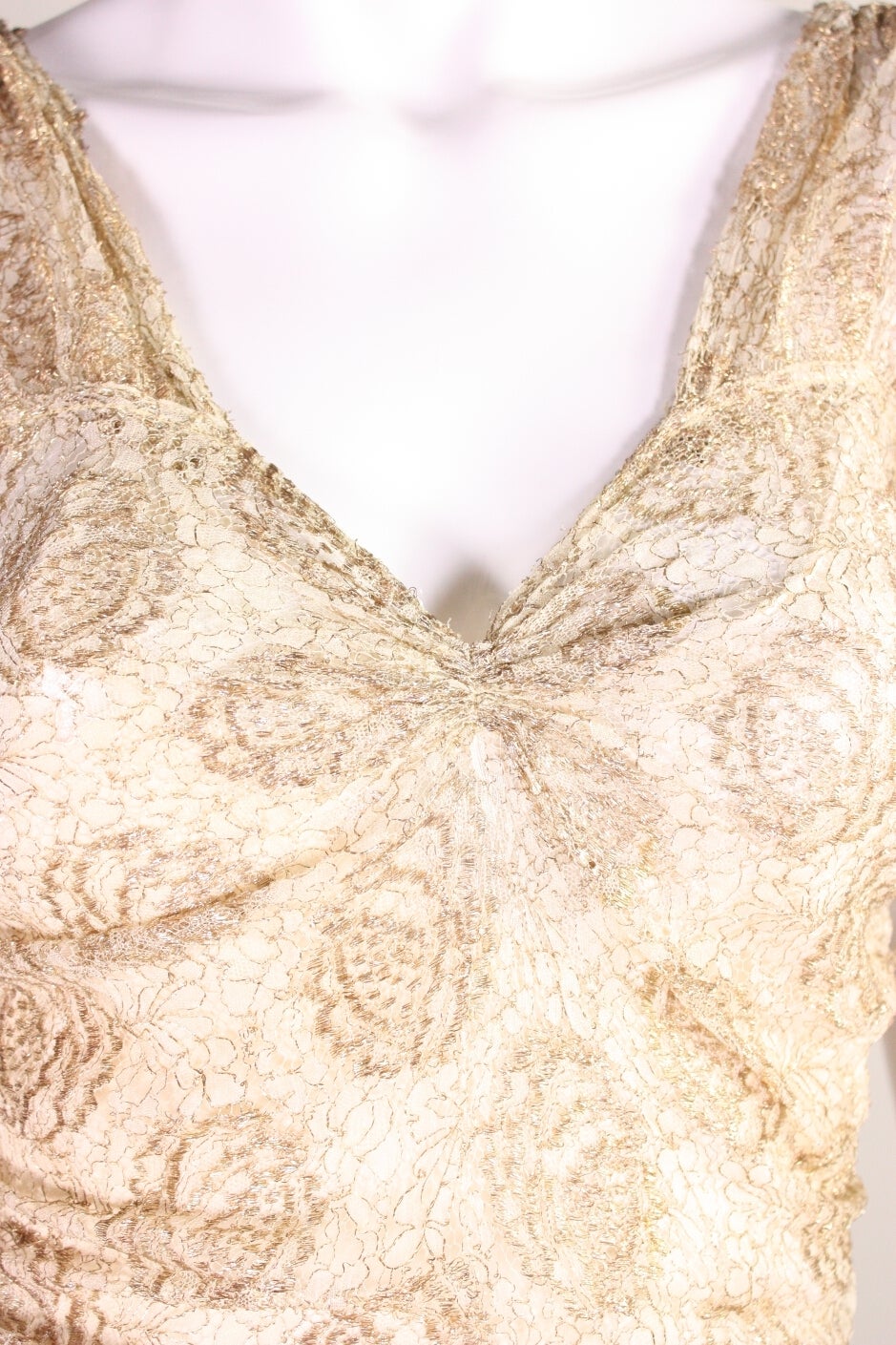 Ivory Lace and Gold Lamé Gown, 1930s  For Sale 2