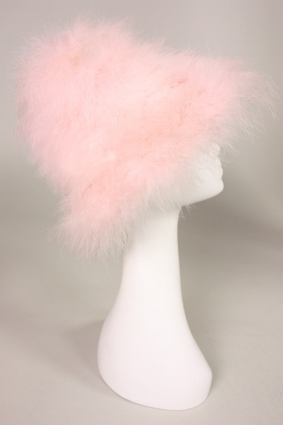 1960's Happy Cappers Pink Marabou Feather Hat In Excellent Condition In Los Angeles, CA