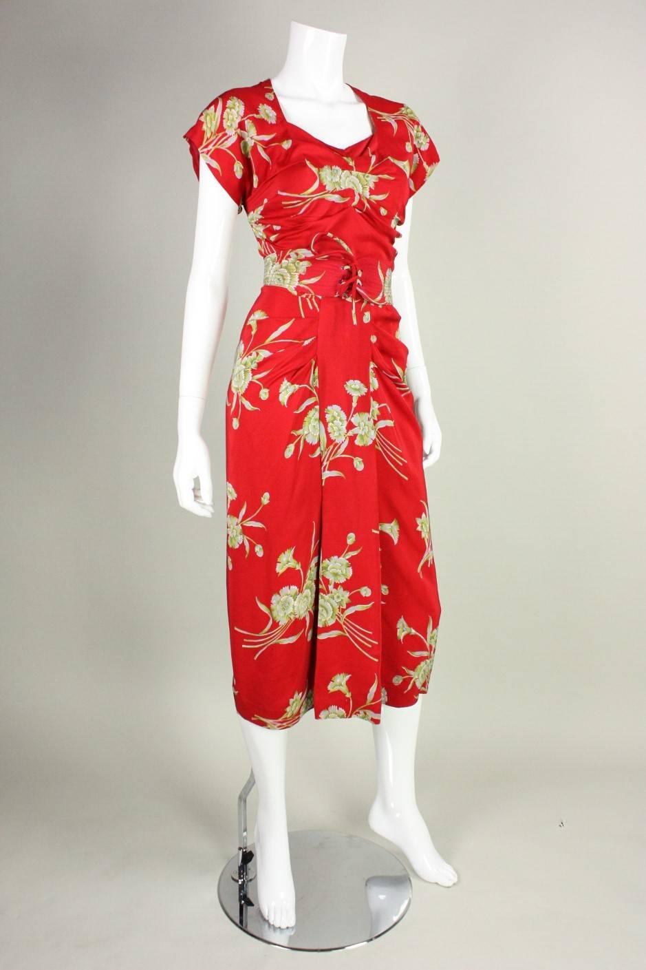 1940's Red Silk Floral Dress with Ruched Detailing In Excellent Condition In Los Angeles, CA