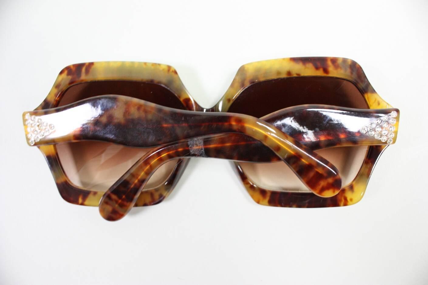 Brown Oversized Faux Tortoise Shell Sunglasses with Rhinestones For Sale