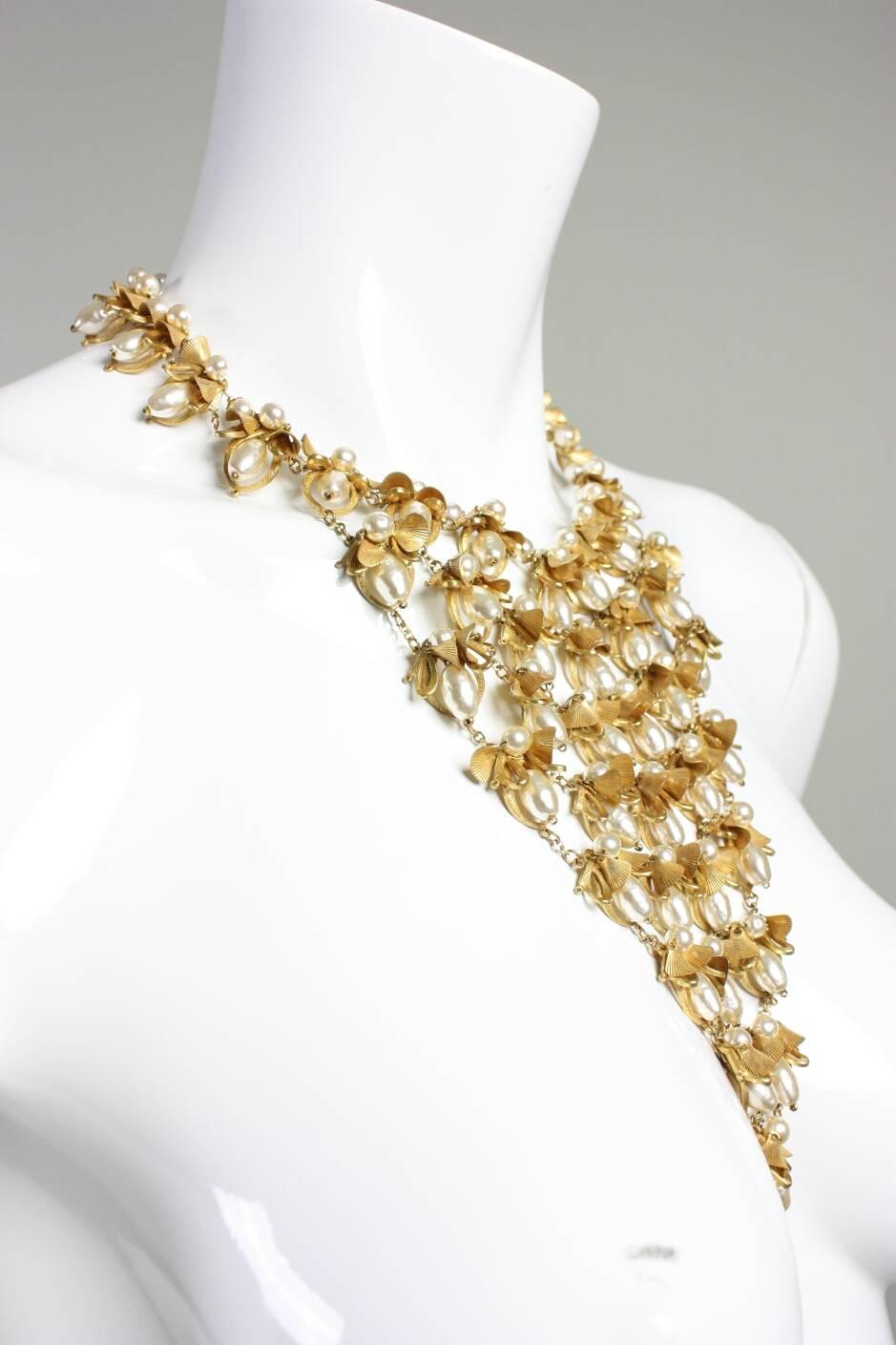 Miriam Haskell Pearl Bib Necklace In Excellent Condition For Sale In Los Angeles, CA