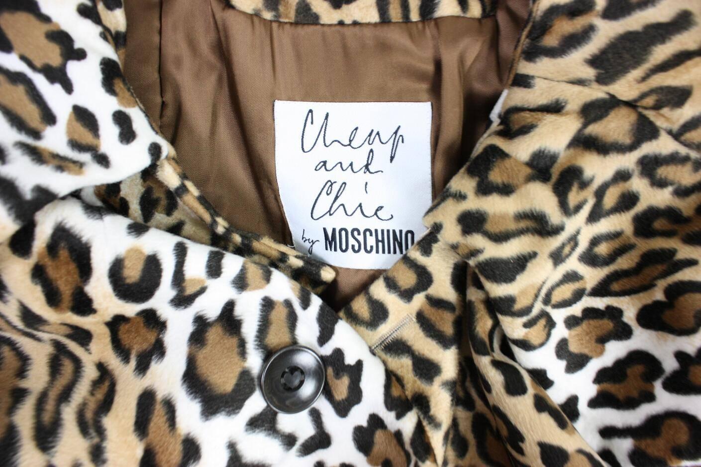 Moschino Leopard Print Coat with Portrait Collar For Sale 4
