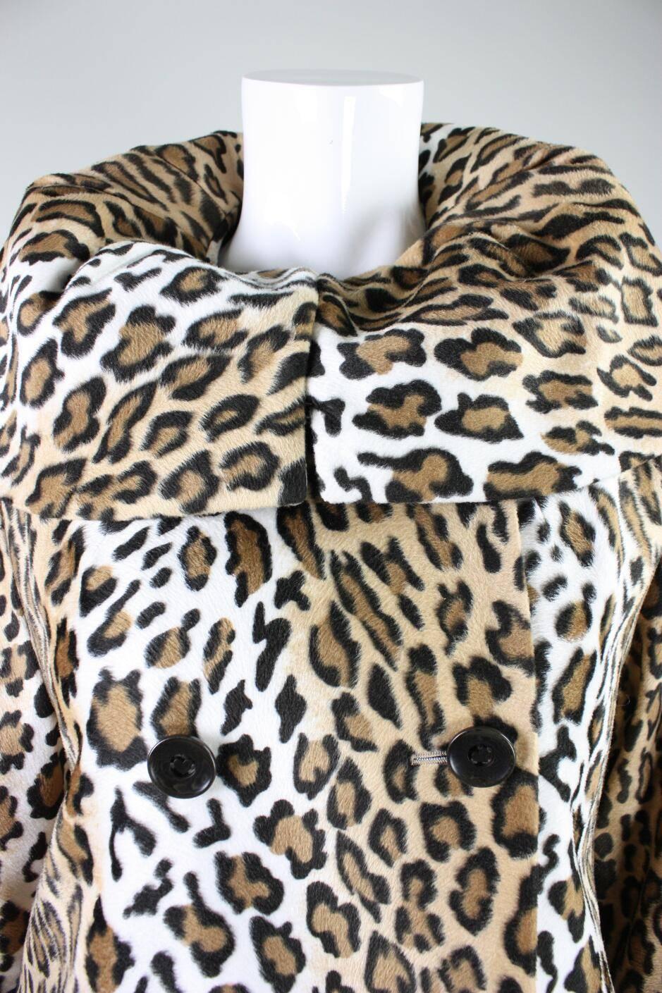 Moschino Leopard Print Coat with Portrait Collar For Sale 1