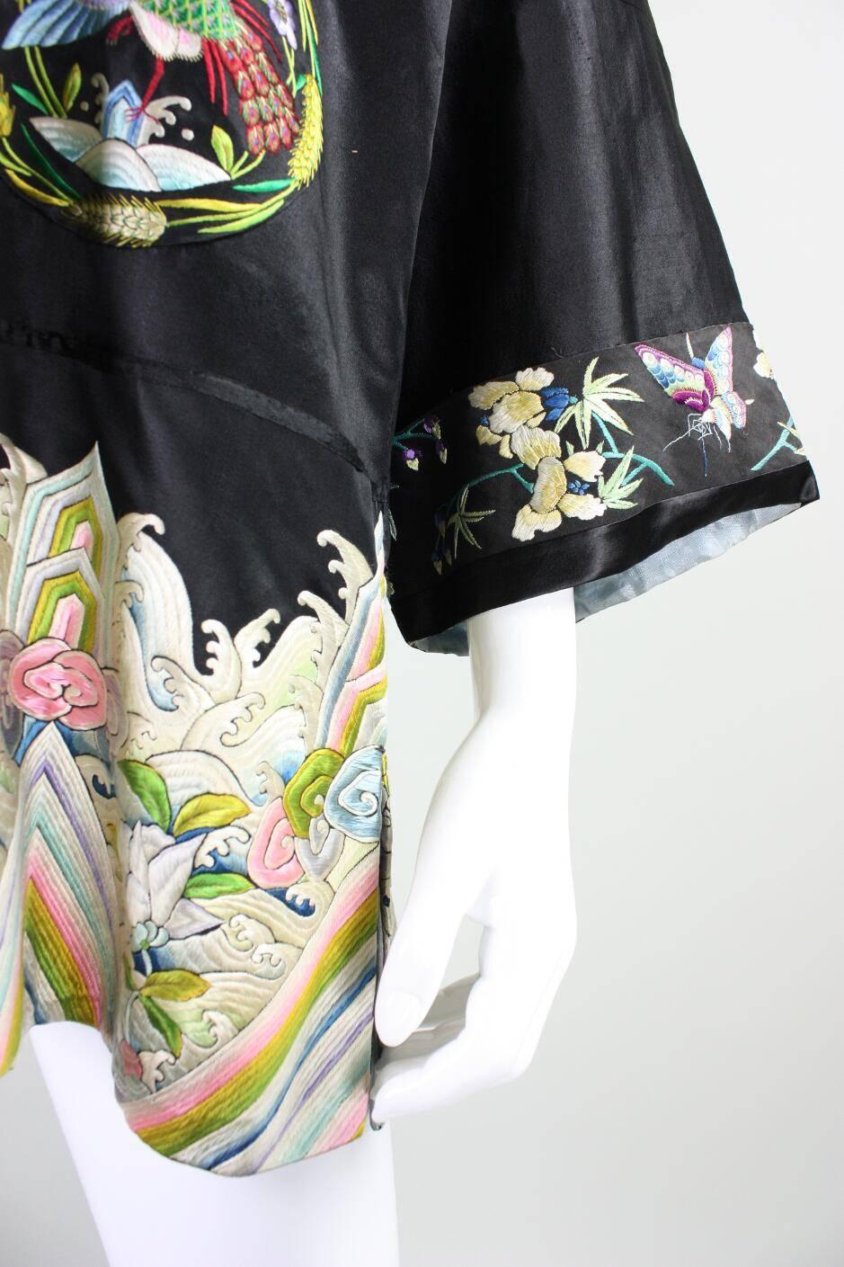 1930's Chinese Embroidered Silk Jacket For Sale 1