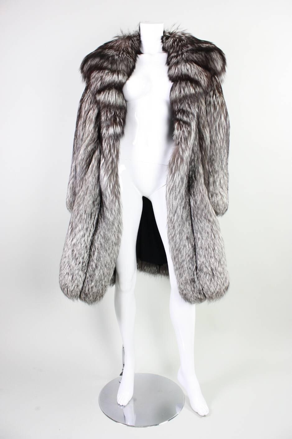 Vintage Silver Fox Fur Coat For Sale 1
