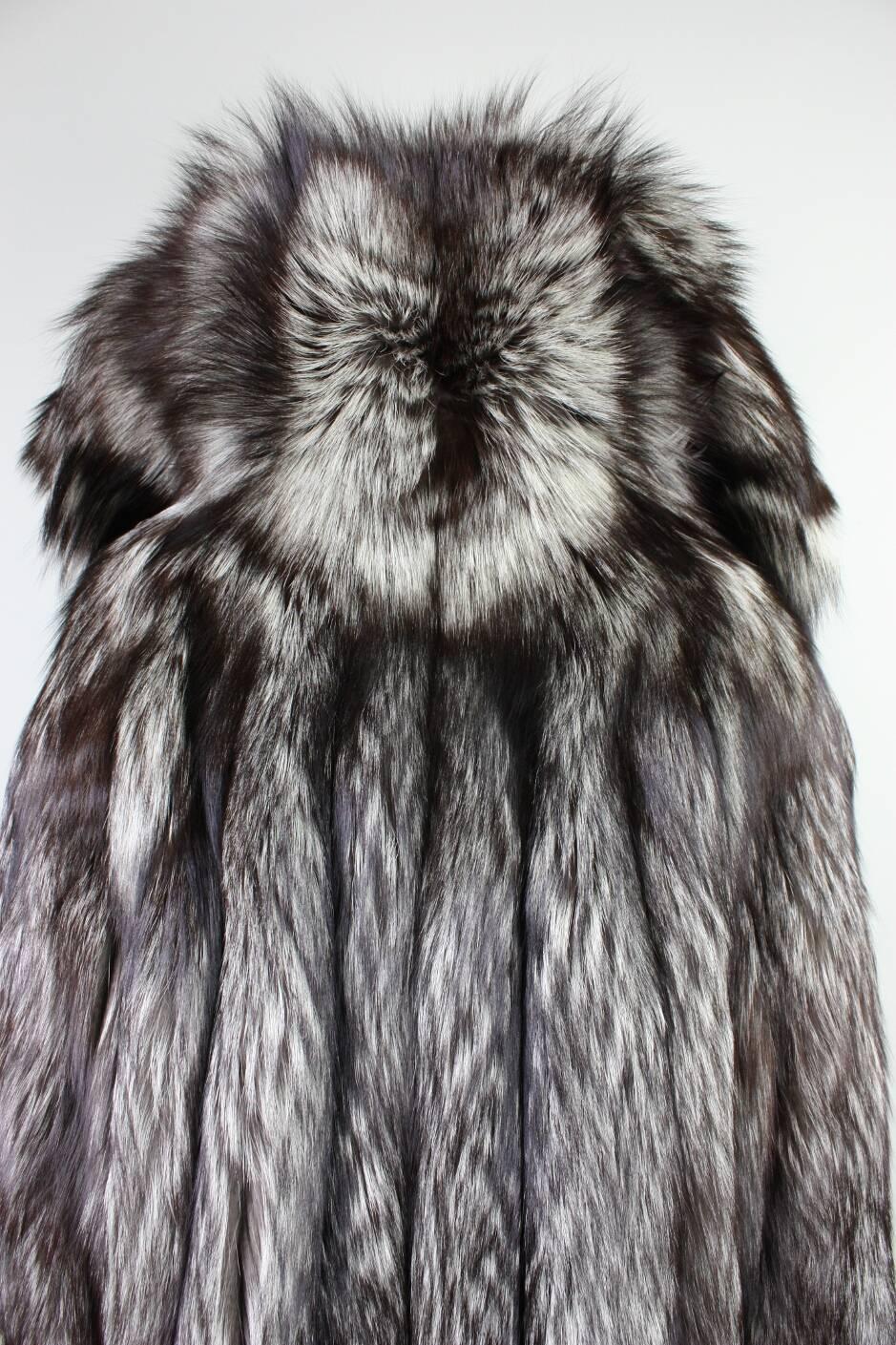 Vintage Silver Fox Fur Coat For Sale 2