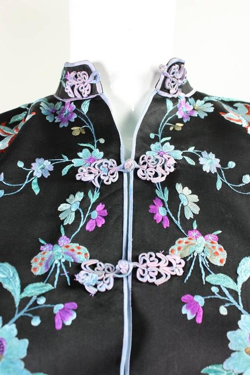 1930's Chinese Silk Jacket with Hand Embroidery For Sale 1