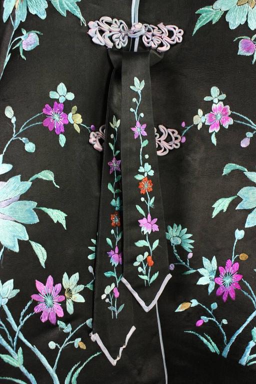 1930's Chinese Silk Jacket with Hand Embroidery For Sale 3
