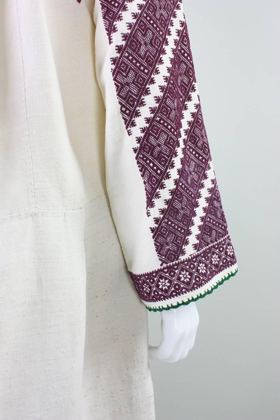 Vintage Eastern European Hand Embroidered Linen Dress For Sale 2