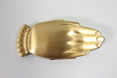 1940's Volupte Figural Hand Compact