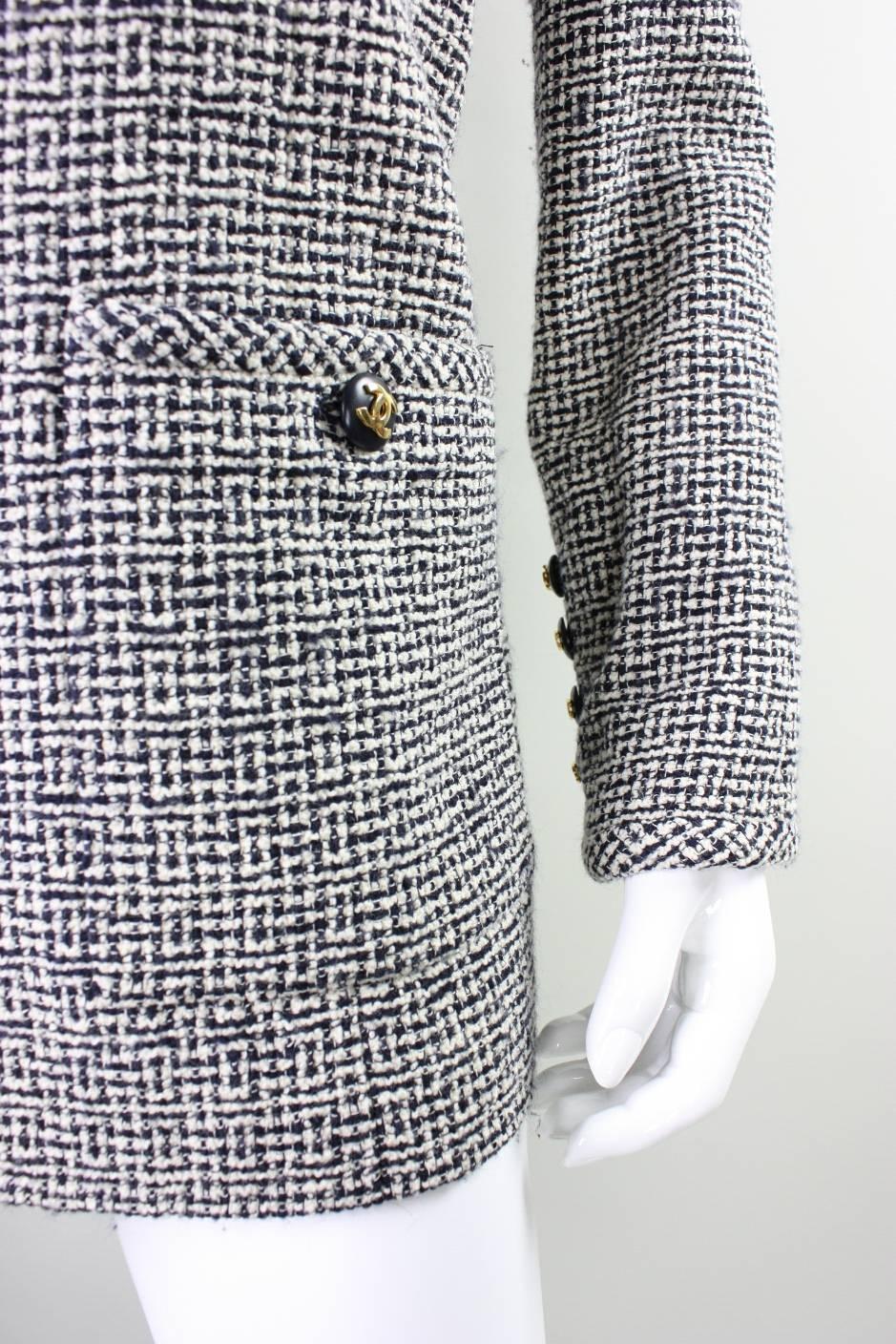 1980's Chanel Wool Boucle Jacket  For Sale 1