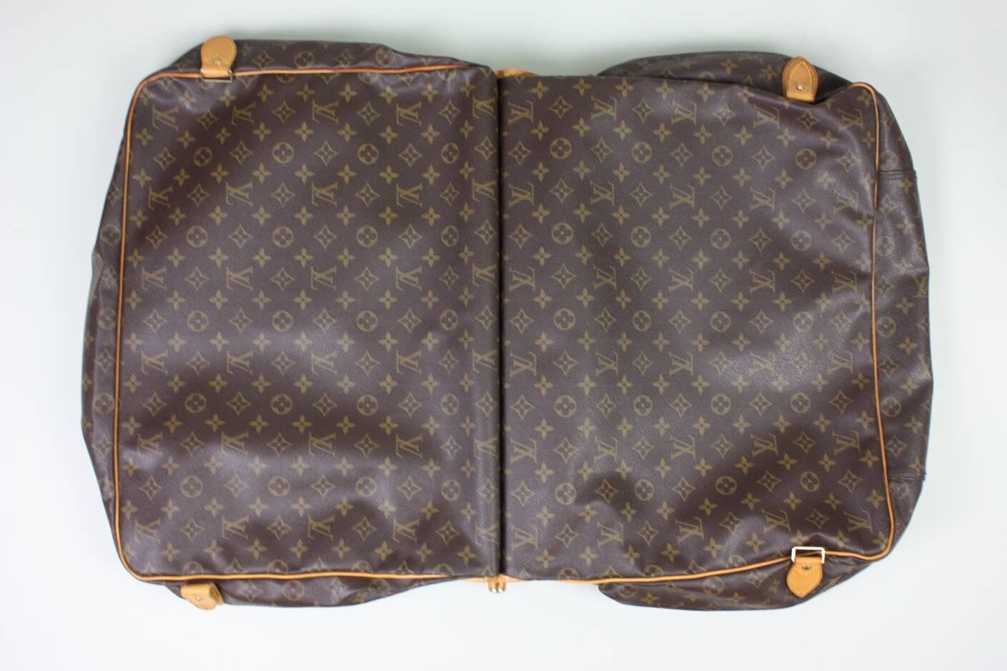 1990's Louis Vuitton Sac Chasse Monogram Canvas Luggage For Sale 2