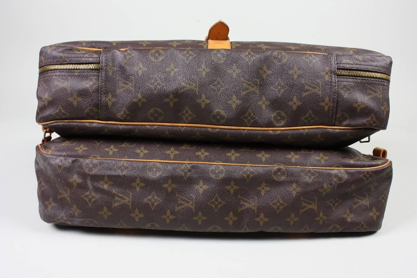 1990's Louis Vuitton Sac Chasse Monogram Canvas Luggage In Excellent Condition For Sale In Los Angeles, CA