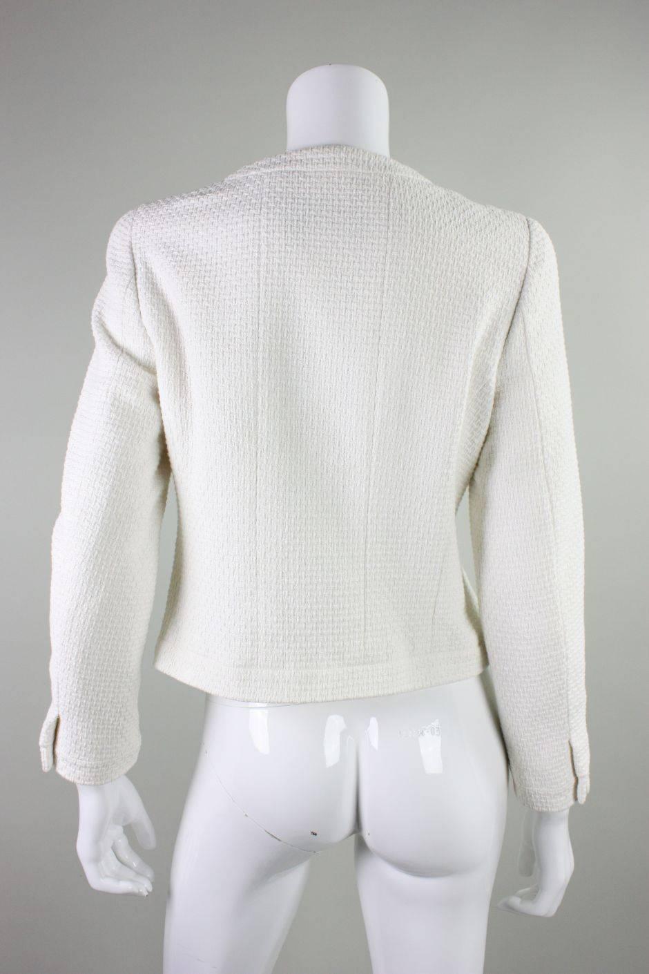 1990's Chanel Cropped White Textured Jacket In Excellent Condition For Sale In Los Angeles, CA