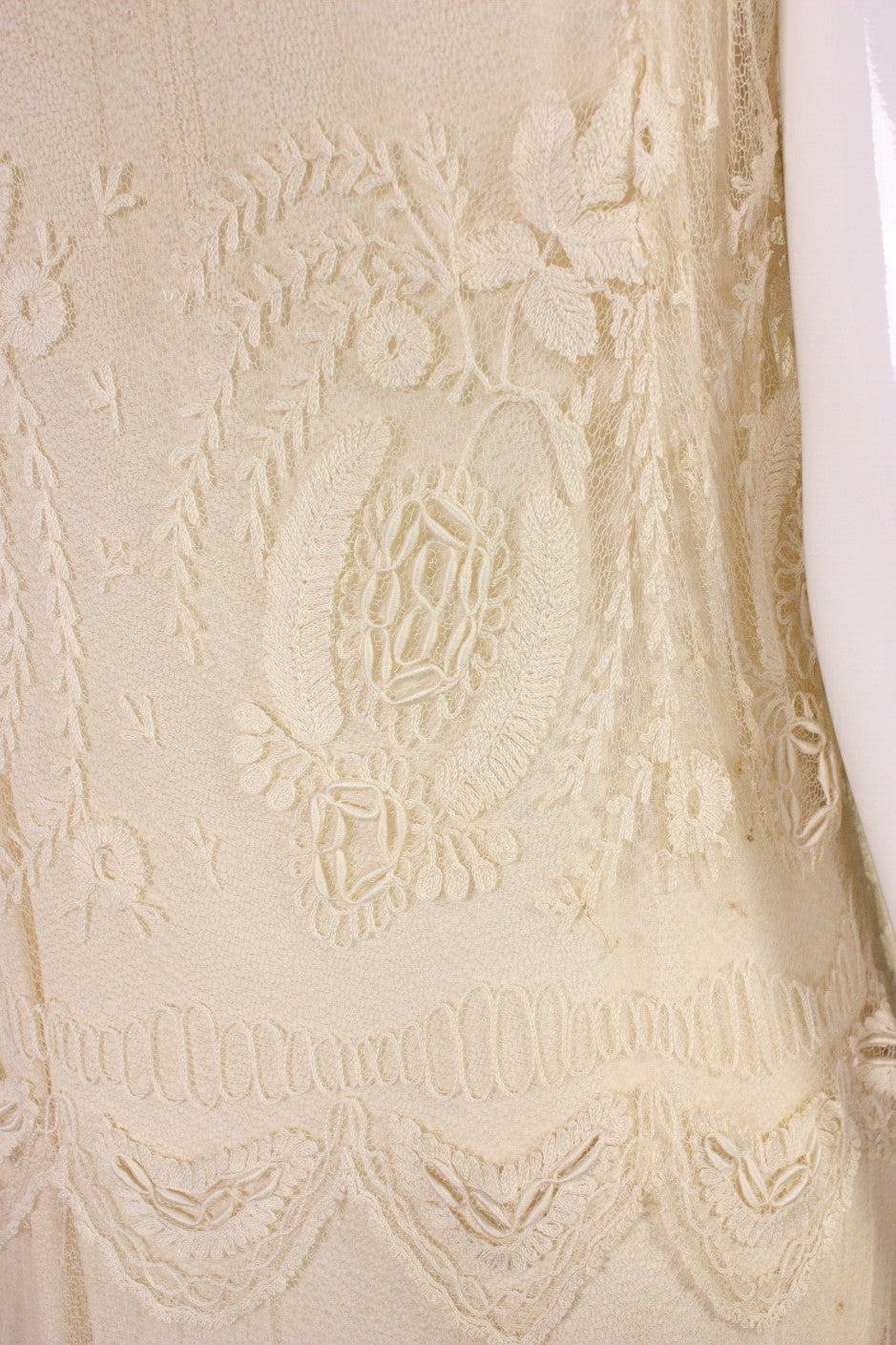 Cream Net Dress with Embroidery, 1910s For Sale 2