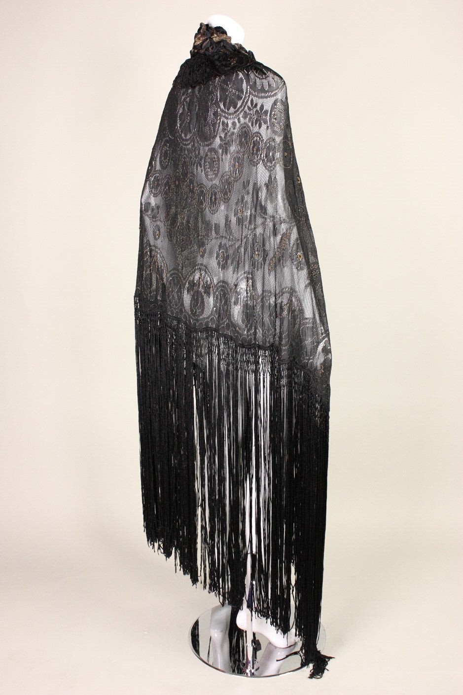 Women's 1920's Fringed Lace & Lame Cape