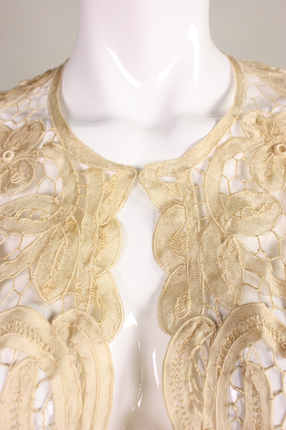 Edwardian Battenburg Lace Capelet In Excellent Condition For Sale In Los Angeles, CA