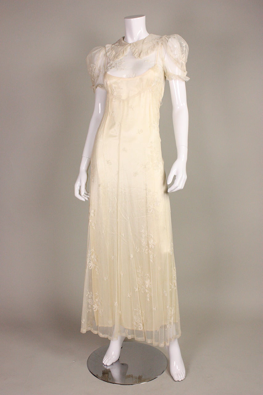 1930's Embroidered Cream Net Gown In Excellent Condition For Sale In Los Angeles, CA