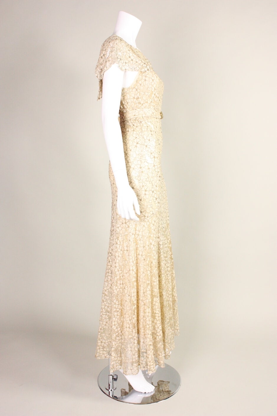 Lamé Lace Ivory Bias-Cut Gown, 1930s  In Excellent Condition For Sale In Los Angeles, CA