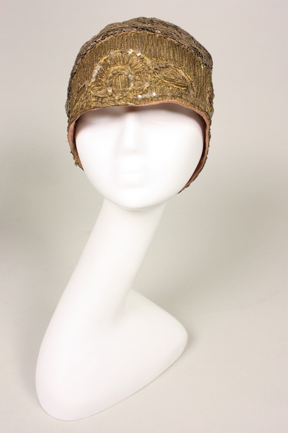 1920's Metallic Lace & Gold Bullion Cloche For Sale 1