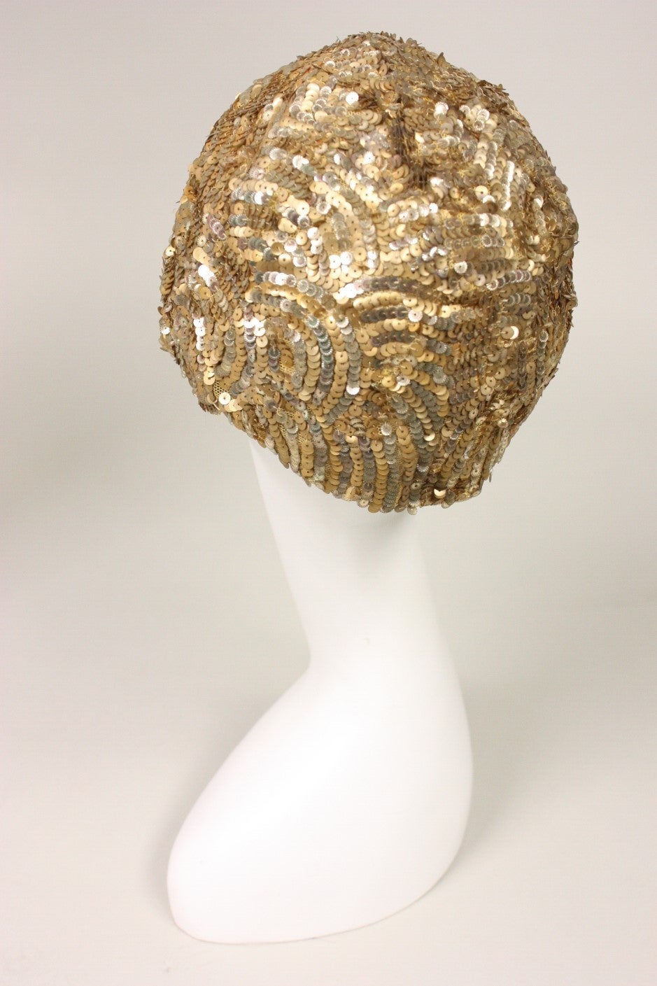 Skull Cap Encrusted with Gold Sequins, 1930s  In Excellent Condition For Sale In Los Angeles, CA