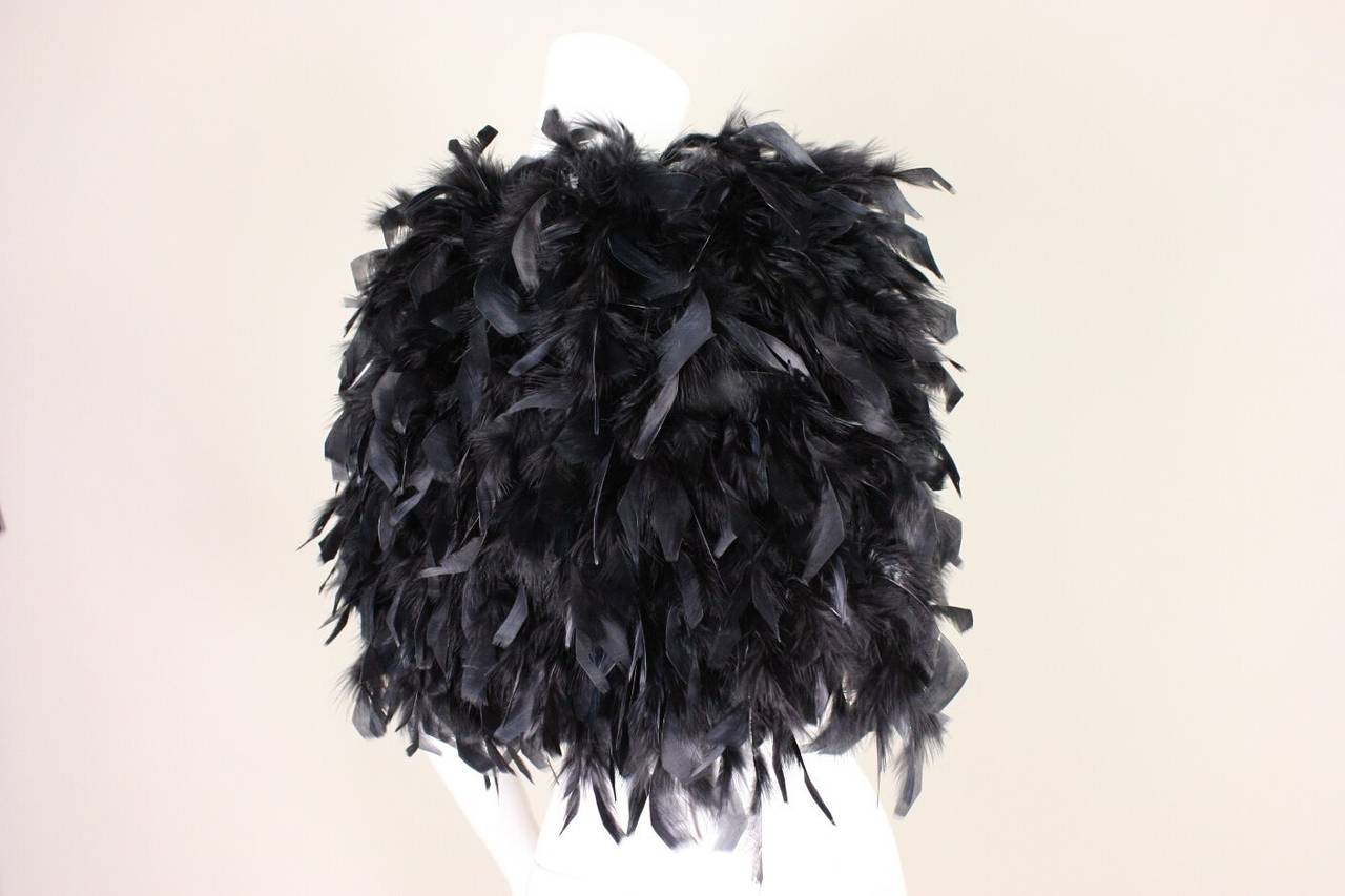 Black Feather Shrug In Excellent Condition In Los Angeles, CA