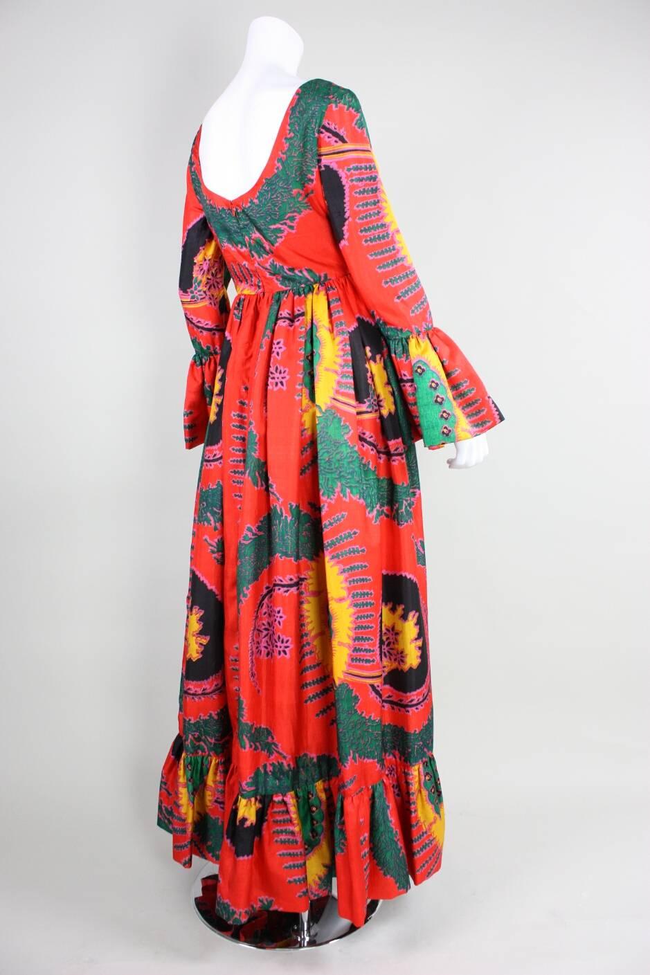1970's Geoffrey Beene Printed Silk Gown In Good Condition For Sale In Los Angeles, CA