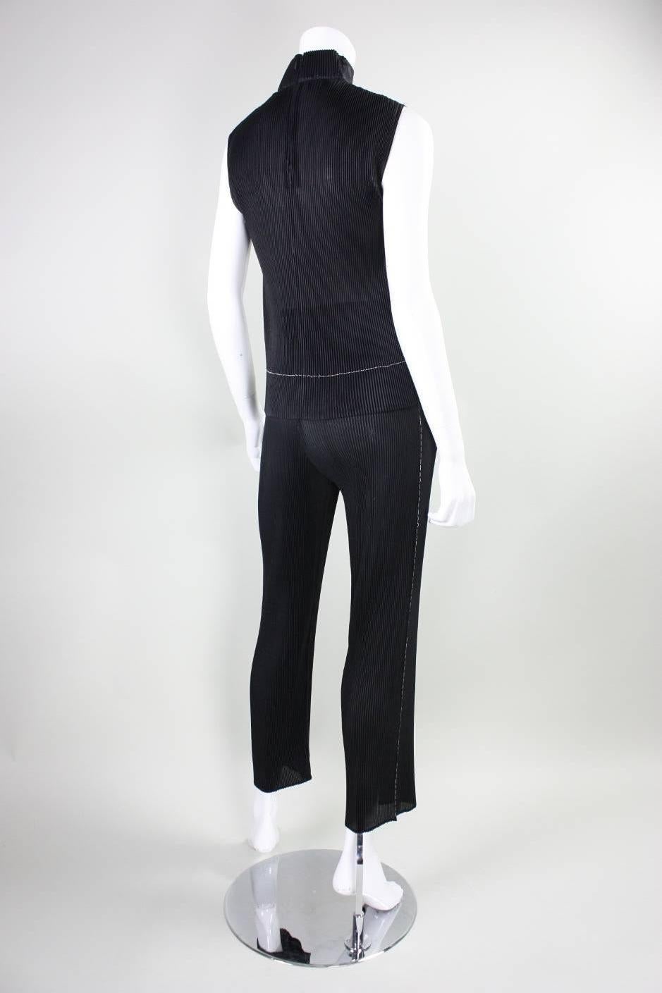 Issey Miyake Pleated Minimalist Ensemble In Excellent Condition In Los Angeles, CA