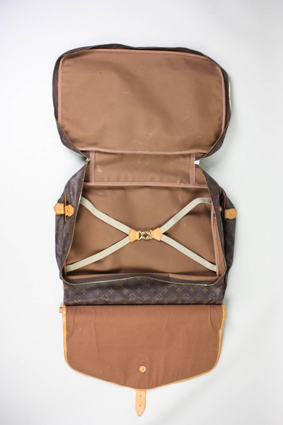 1990's Louis Vuitton Sac Chasse Monogram Canvas Luggage For Sale 1