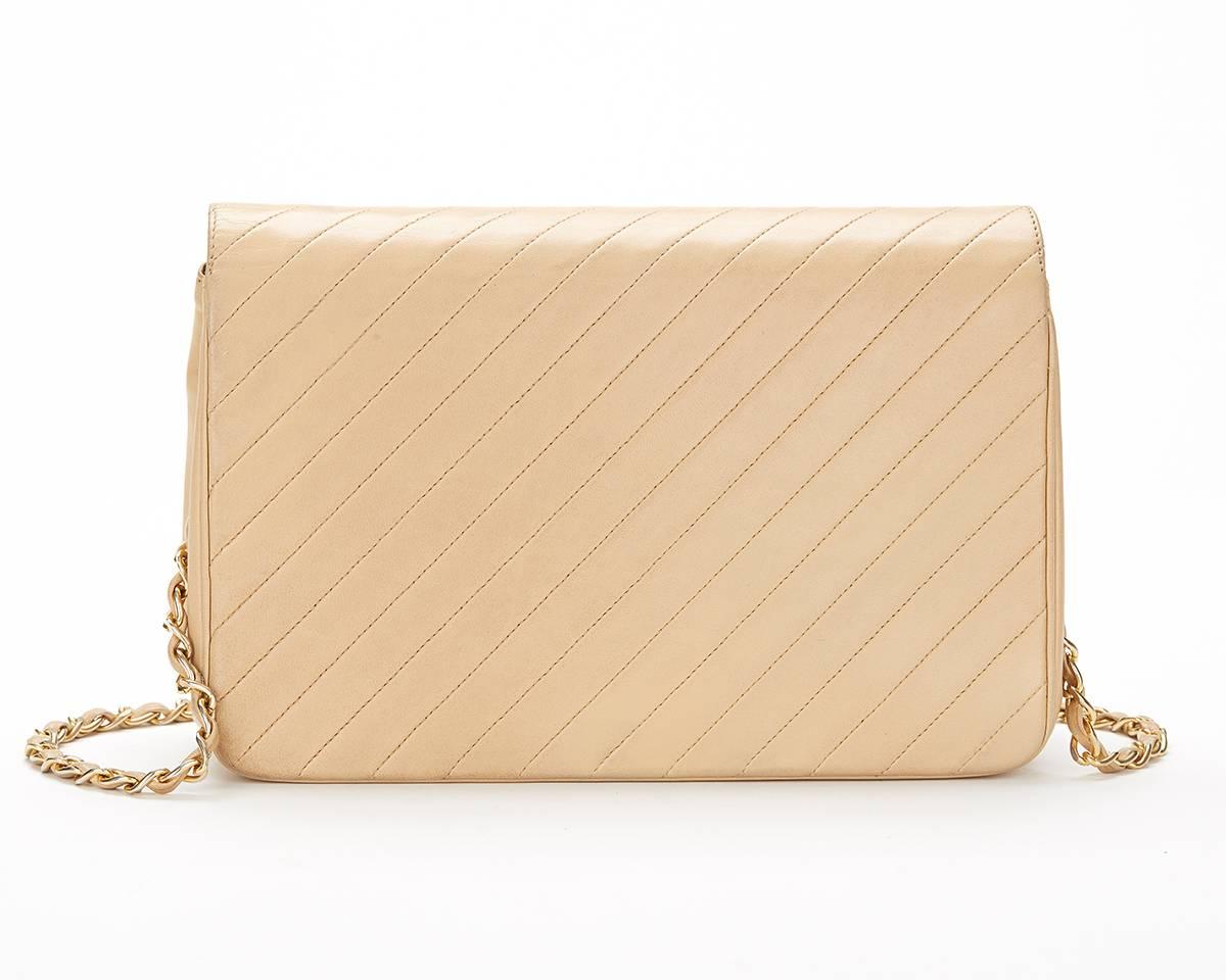 Women's 1980s Chanel Beige Diagonal Quilted Lambskin Vintage Single Flap Bag