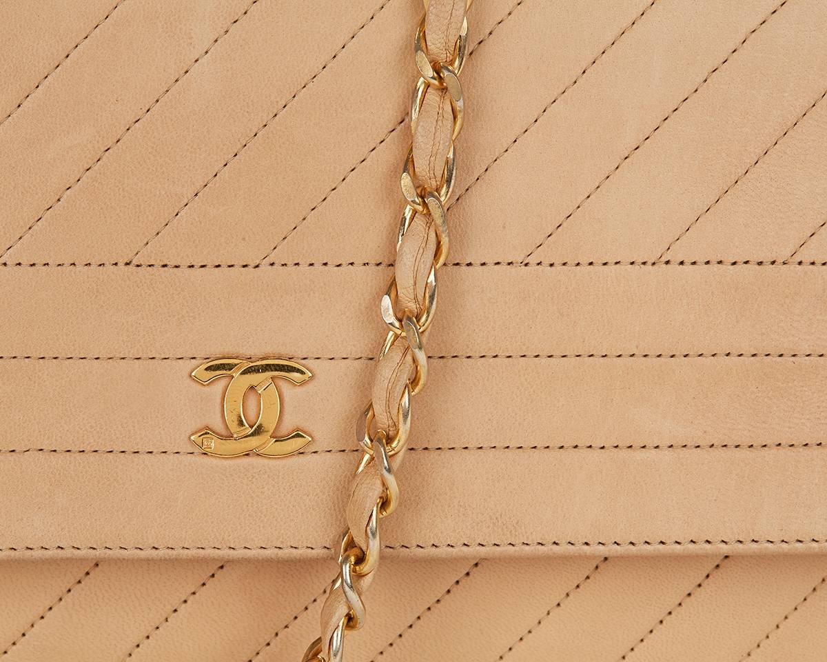 1980s Chanel Beige Diagonal Quilted Lambskin Vintage Single Flap Bag 2
