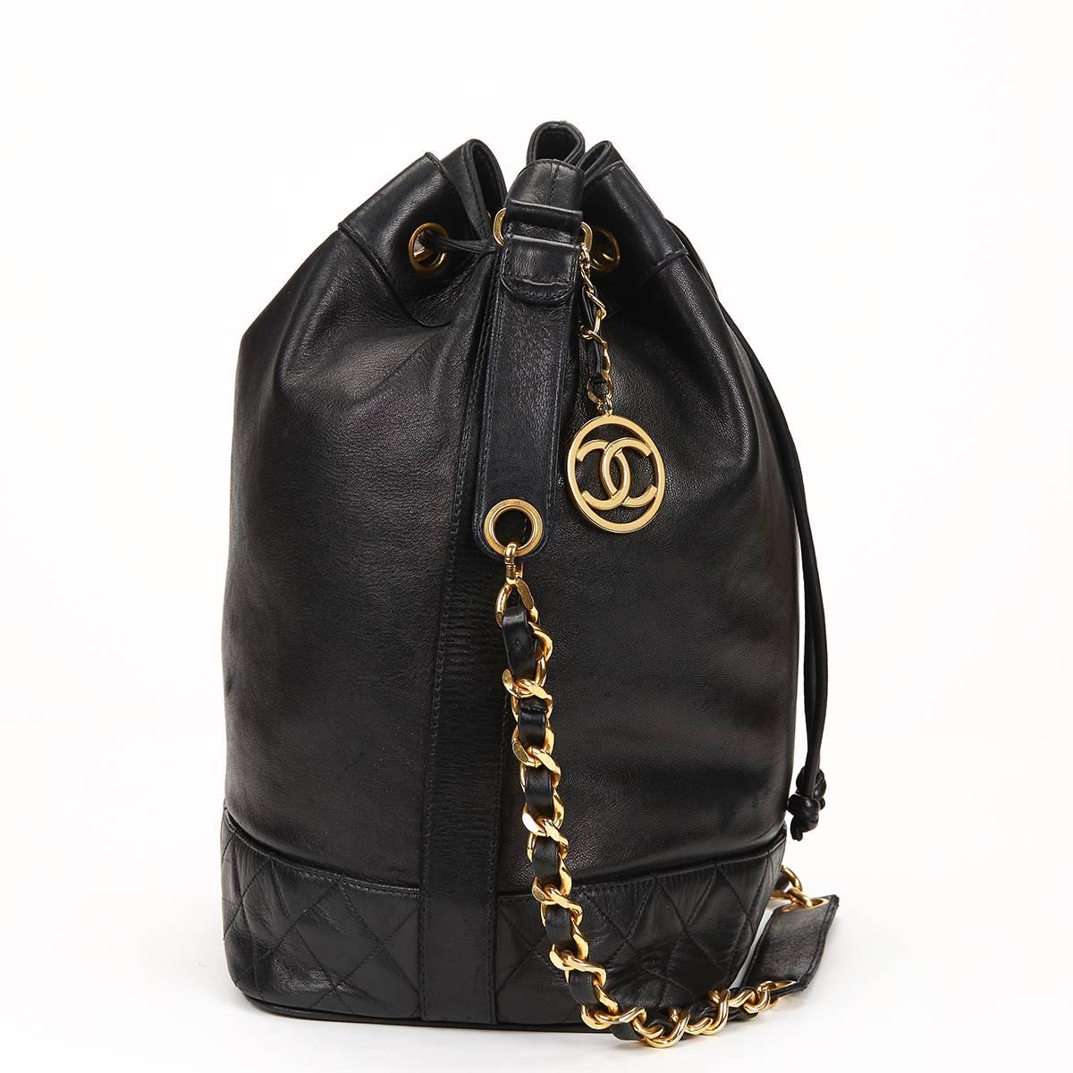 1990's Chanel Black Quilted Lambskin Vintage Bucket Bag In Excellent Condition In Bishop's Stortford, Hertfordshire