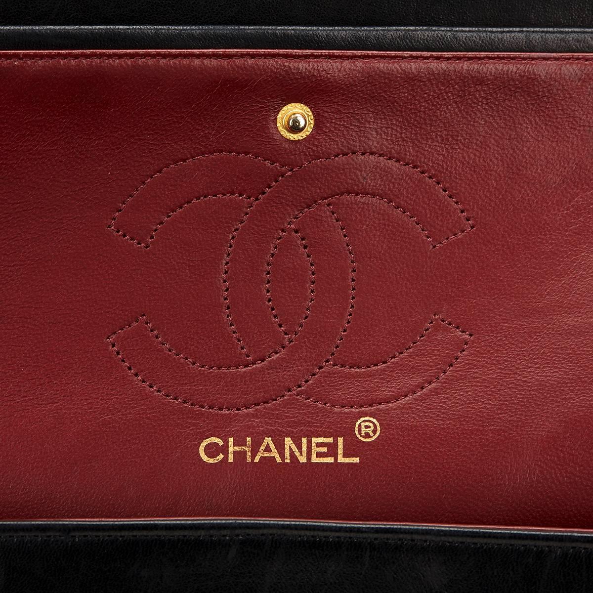 1980s Chanel Black Quilted Lambskin Vintage Medium Classic Double Flap Bag 4