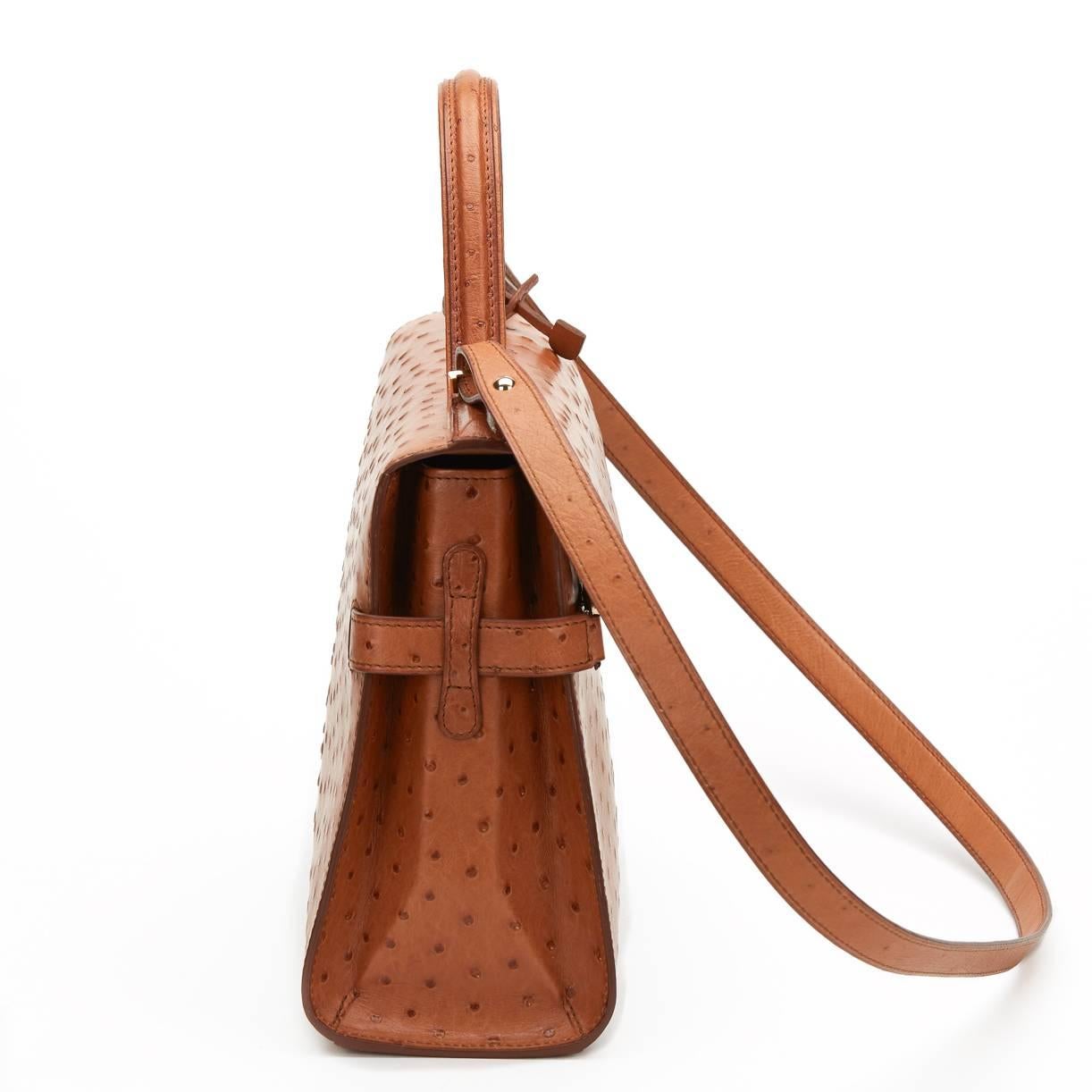 2000s Delvaux Tan Ostritch Leather Tempete MM In Excellent Condition In Bishop's Stortford, Hertfordshire