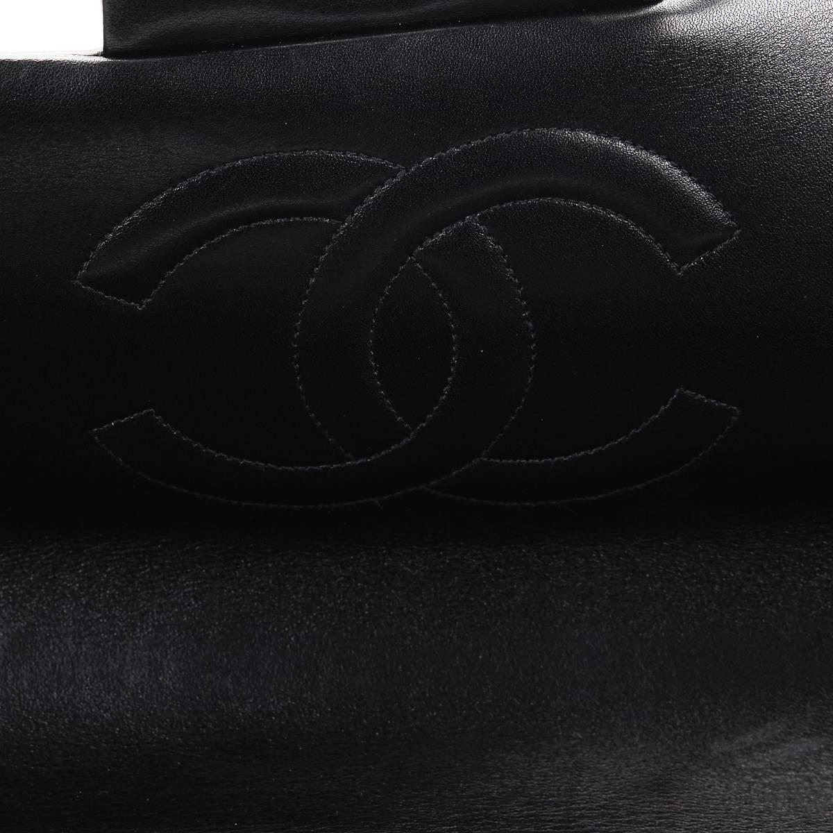 Chanel Black Quilted Lambskin Vintage Maxi Jumbo XL Flap Bag 1990s  3
