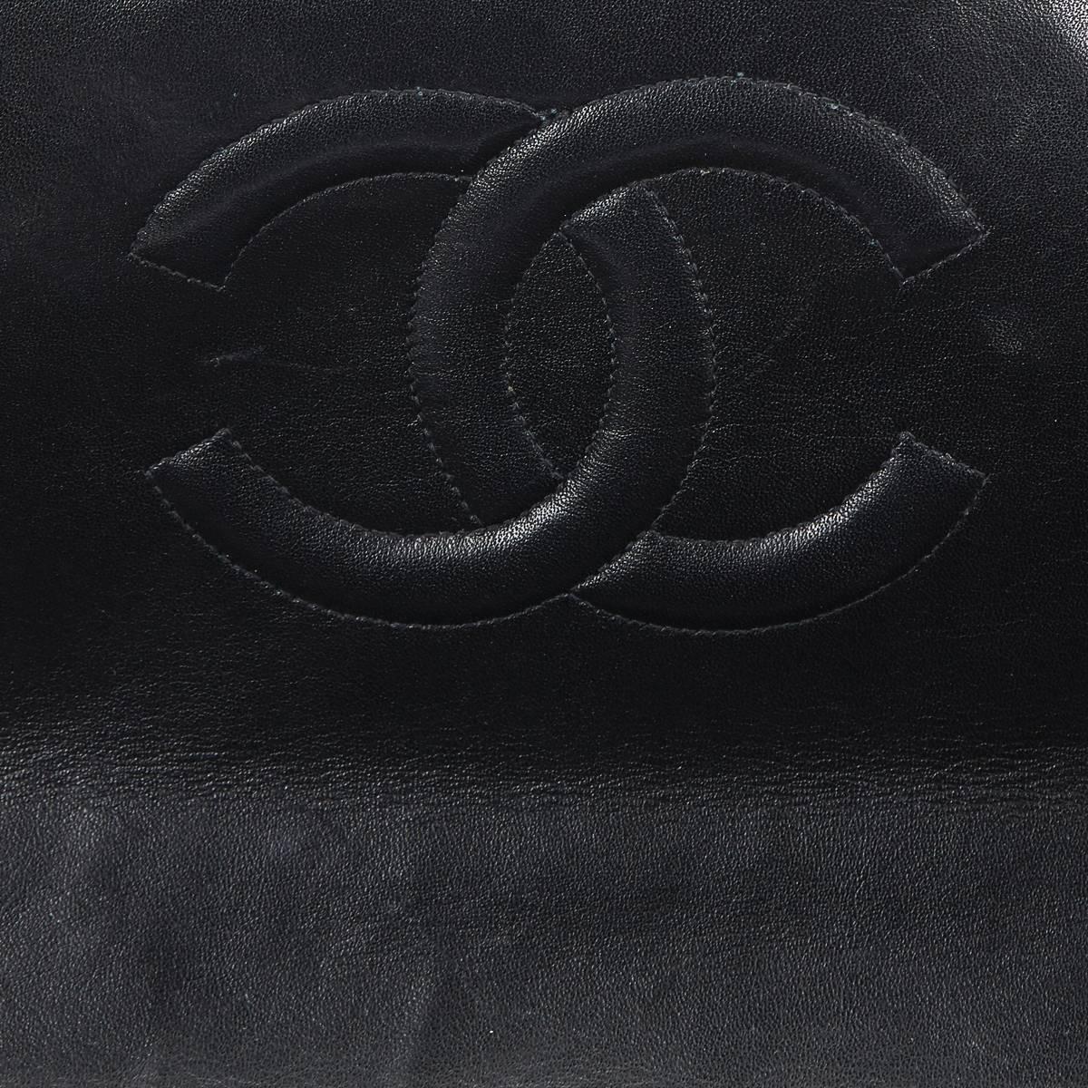 1994 Chanel Black Quilted Lambskin Vintage Maxi Jumbo XL Flap Bag 4