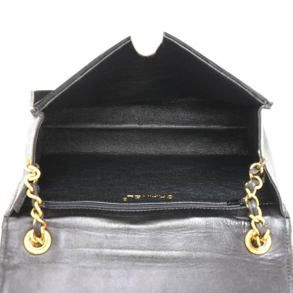 Women's 1980 Chanel Black Velvet Vintage Classic Single Flap Bag 