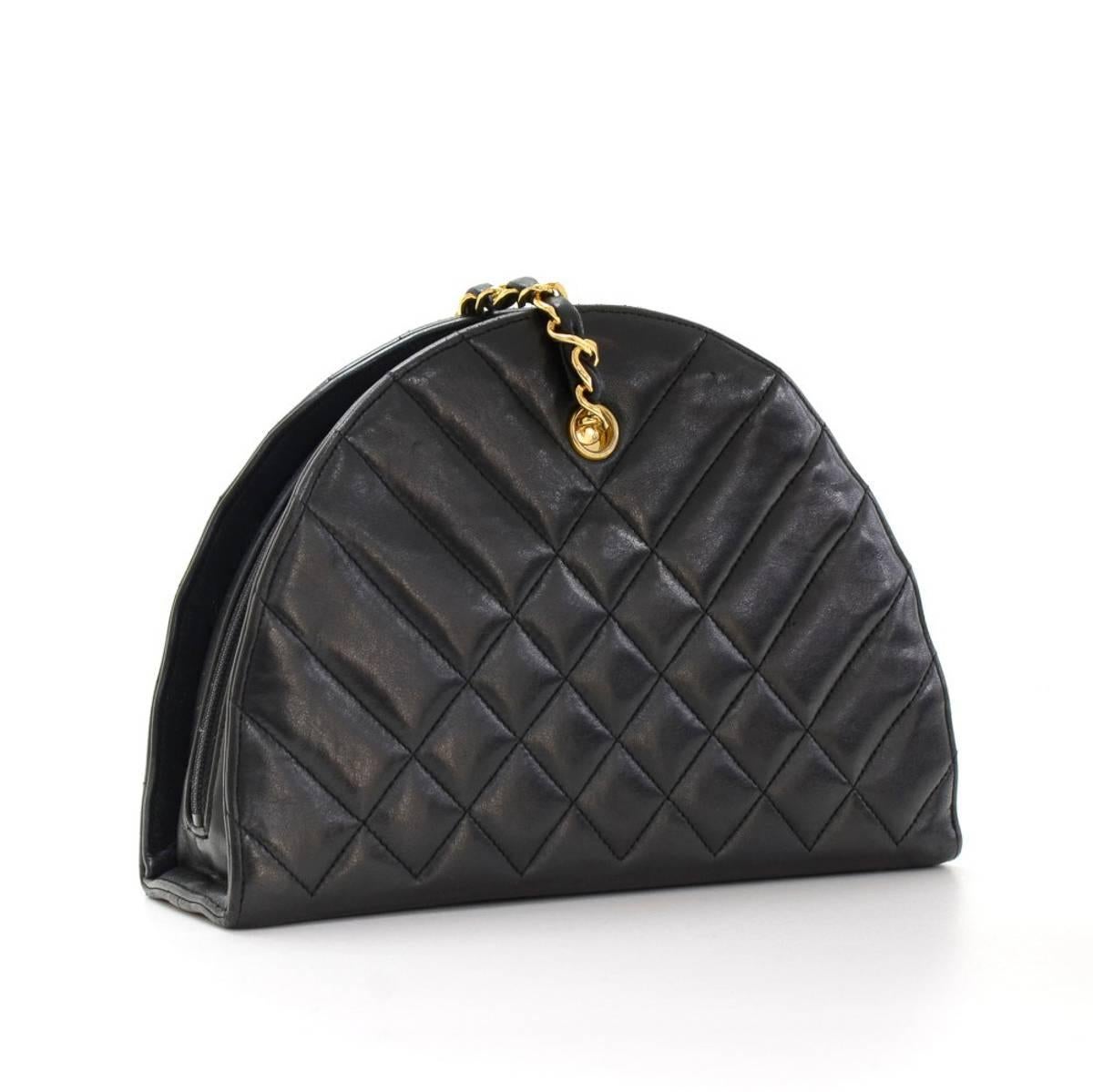 1980s Chanel Black Quilted Lambskin Vintage Timeless Shoulder Bag 3