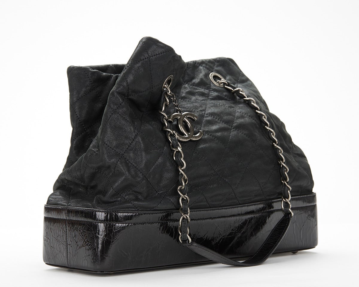 Chanel Black Glazed Quilted Calfskin Large Charm Tote Bag In Excellent Condition In Bishop's Stortford, Hertfordshire