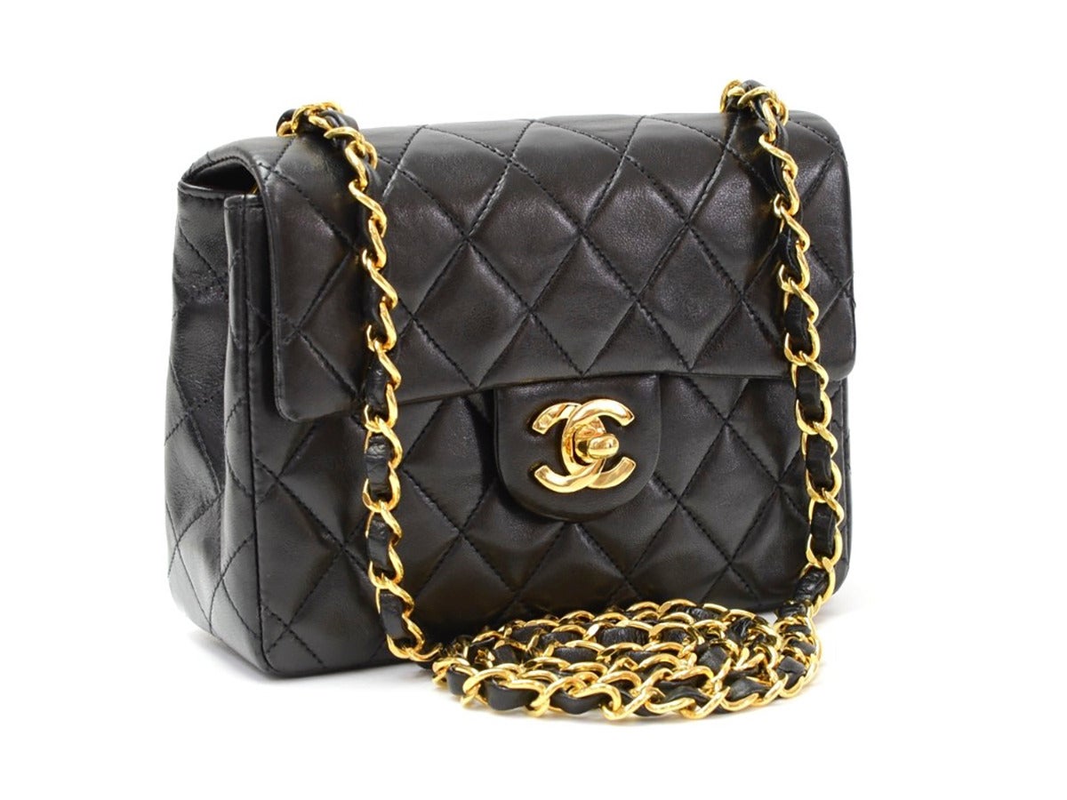 This Chanel Mini Flap Bag is in good pre-owned condition accompanied by Chanel dust bag and box. Circa 1990's. Primarily made from Lambskin Leather complimented by Gold hardware. Our  reference is HB051 should you need to quote this.

This Chanel